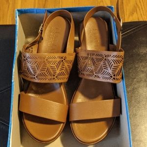 Woman's wedges, italian ShoeMakers size 7.5, tan